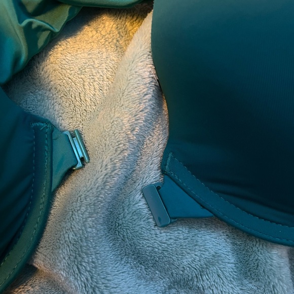 Victoria’s Secret Racerback Front Clip Bra - Picture 4 of 4